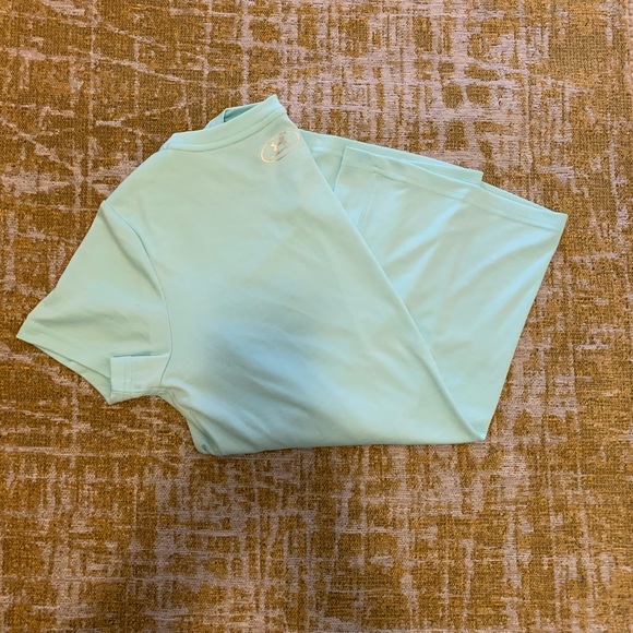 2 for $20 - EUC Under Armour Dry-fit Shirt - Picture 3 of 3